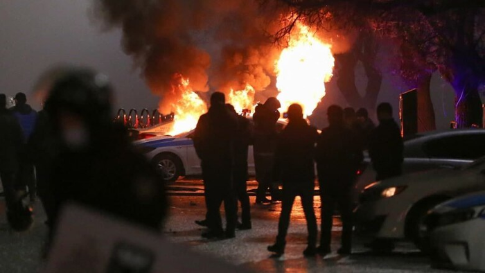 Привет тестю из Лондона: за организаций протестов в Казахстане стоит зять Назарбаева?