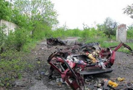 На Донетчине взрывом разворотило автомобиль. Есть погибшие