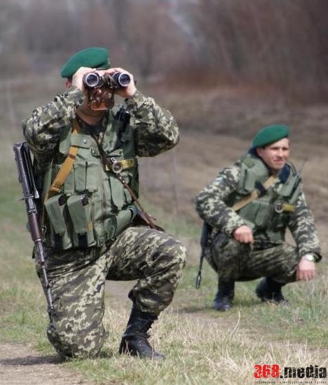 РУКОВОДСТВО УКРАИНСКИХ ПОГРАНИЧНИКОВ ЖИВЕТ СКРОМНОЙ ЖИЗНЬЮ, НАКАПЛИВАЯ ДЕНЬГИ НА ИНОМАРКИ