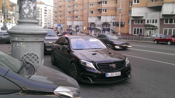 В Киеве заметили 1000-сильный Mercedes за полмиллиона евро