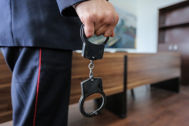 Питерских оперативников заподозрили в вымогательстве взятки у подозреваемых в изнасиловании