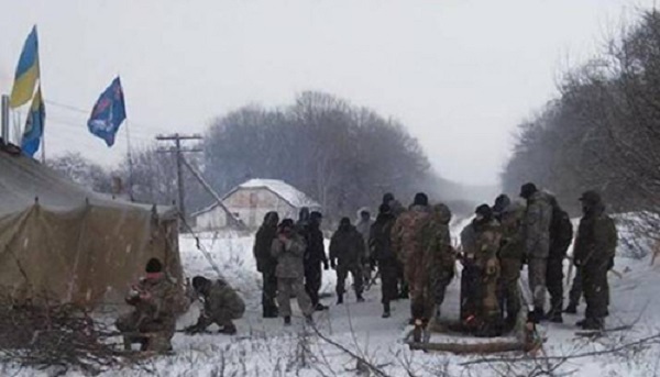 На Донбассе напали на участников блокады. Задержано почти 40 человек