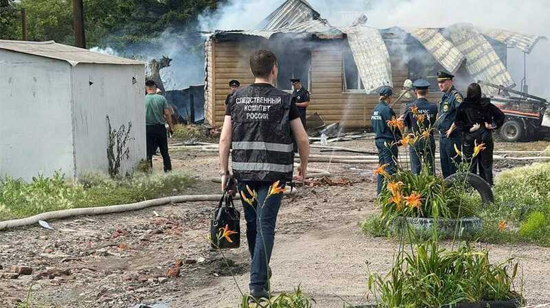 В Омске пять частных домов сгорели при пожаре из-за аварии на газопроводе