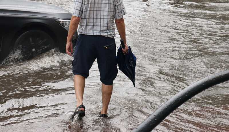 Улица в Новой Москве оказалась затоплена подземными водами