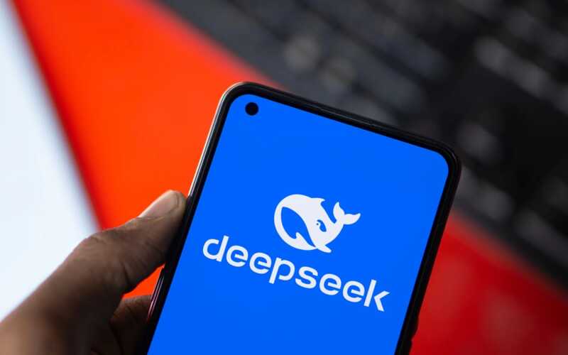 Вашингтон обдумывает введение санкций в отношении китайского чат-бота DeepSeek