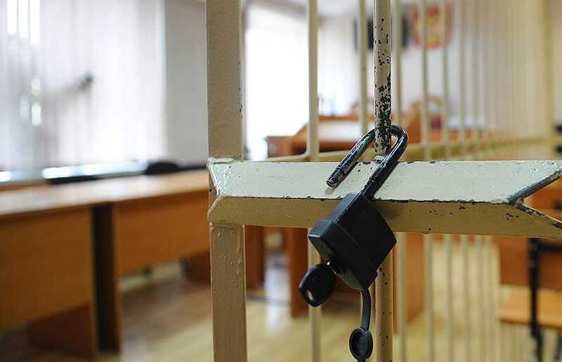 Крановщика из Ленинградской области отправили в колонию за комментарии в Telegram