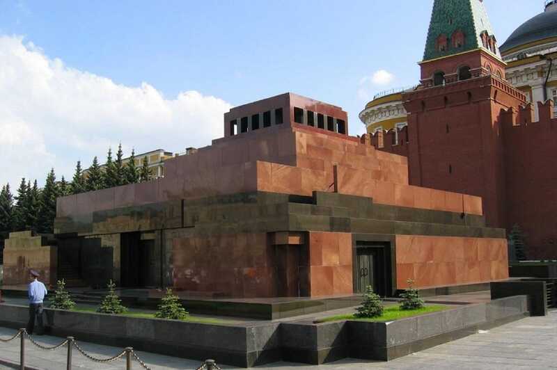 Мавзолей Ленина закрывают из-за необходимости срочного ремонта и реставрации