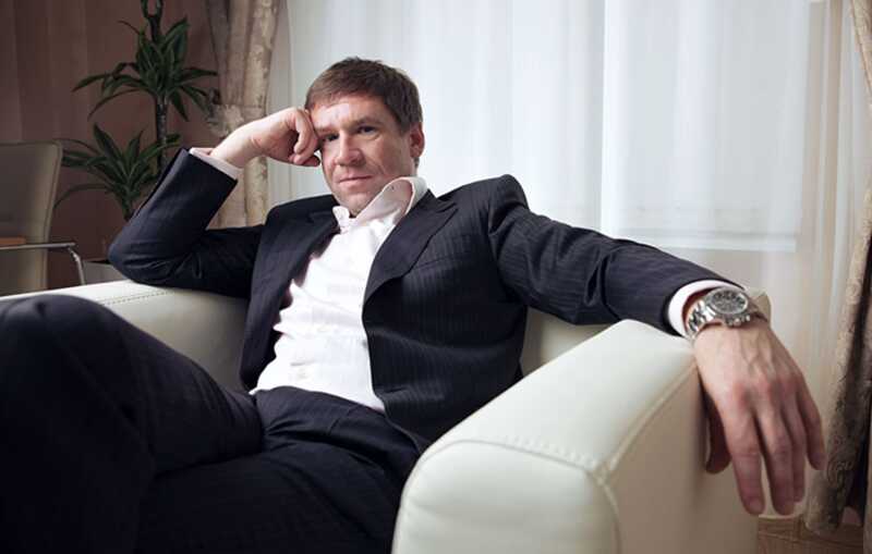 Former banker Vladimir Antonov, sentenced in absentia, changed identity and seeks asylum in France