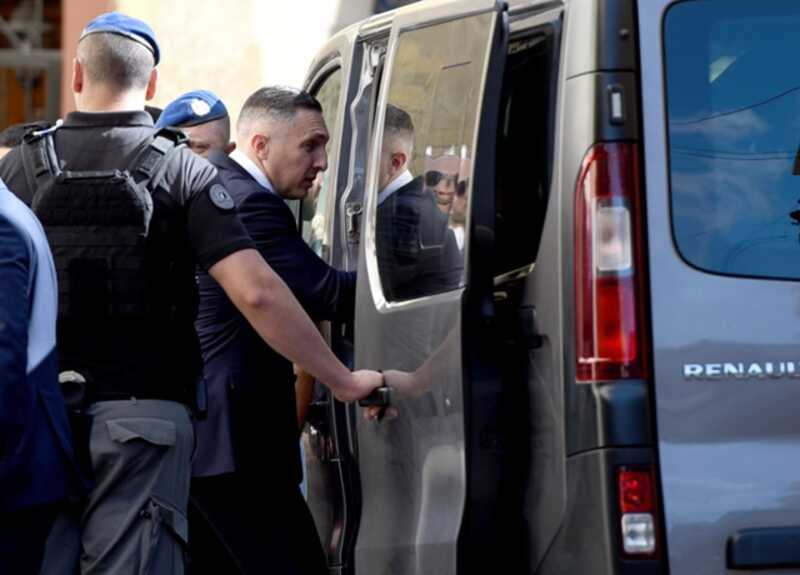 Компании, связанные с поставщиком взрывчатых материалов, потратили миллионы на обход ареста активов