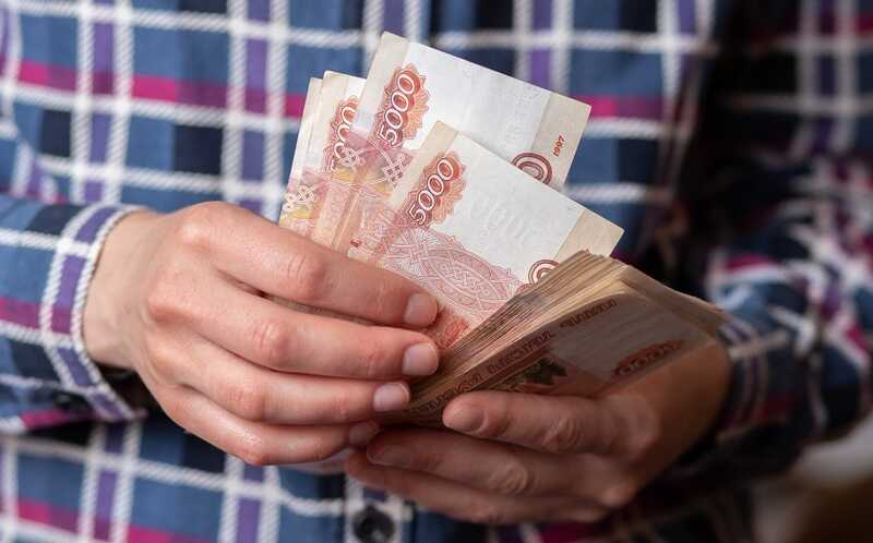 Реальные доходы россиян падают на фоне дефицита рабочих рук