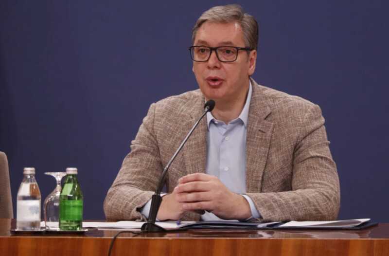 Вучич обратился к протестующим и сказал, что им не удастся одолеть государство