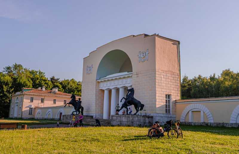 Подрядная организация, занимающаяся реставрацией «Кузьминок», оказалась вовлеченной в дело о взяточничестве