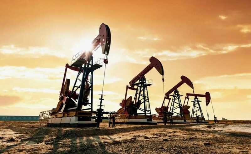 Саудовская Аравия и Россия усиливают добычу нефти вопреки ожиданиям аналитиков