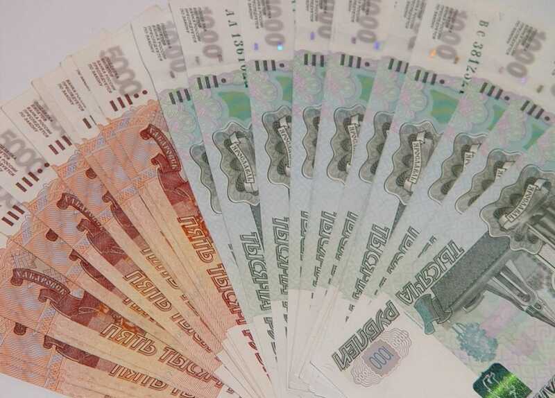 Мошенники выманили у пенсионеров в Москве 17 миллионов рублей и автомобиль