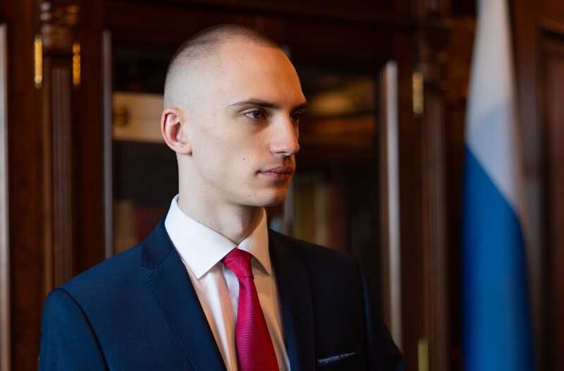 "Самый молодой политик России" удалил видео с сопровождающим его ДПС после вмешательства Валентины Матвиенко