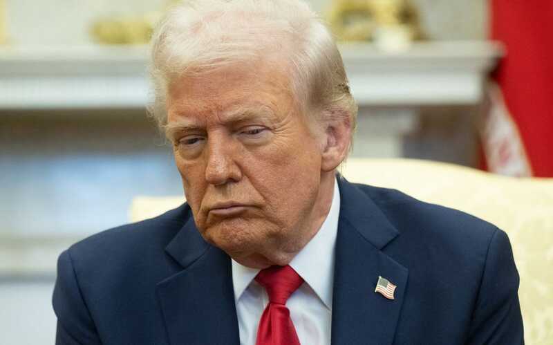 Американцы заподозрили Трампа в сокрытии данных по делу Джеффри Эпштейна
