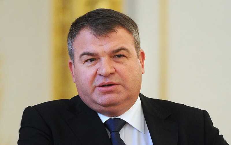 Бывший министр Анатолий Сердюков уклоняется от уплаты налогов на 12 миллионов рублей, получая миллионы в «Ростехе»