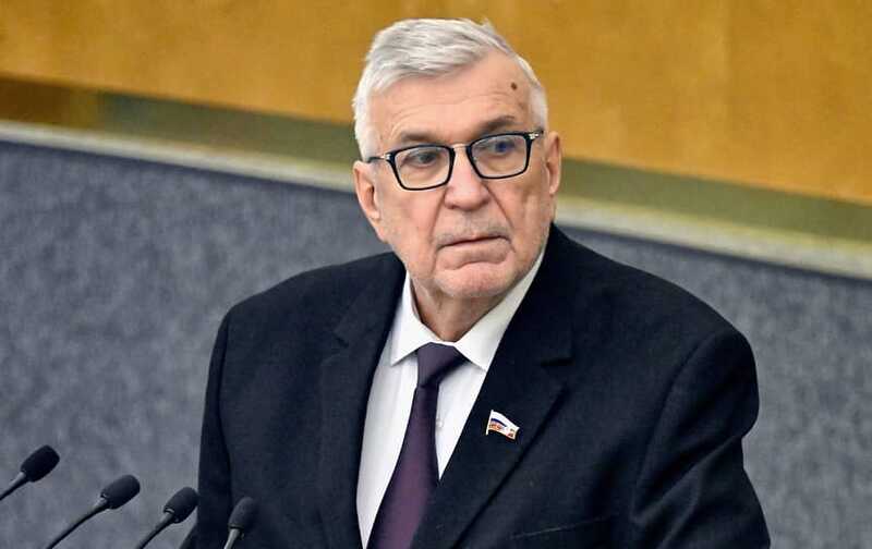 Депутат Михаил Тарасенко «участвовал» в голосованиях после смерти
