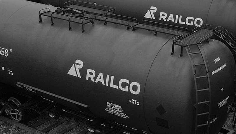 Следователи изымают документы в офисе нефтетранспортной компании Railgo в Москве
