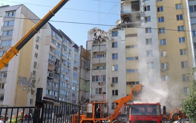 В Саратове спасатели ищут 10 пропавших после обрушения дома