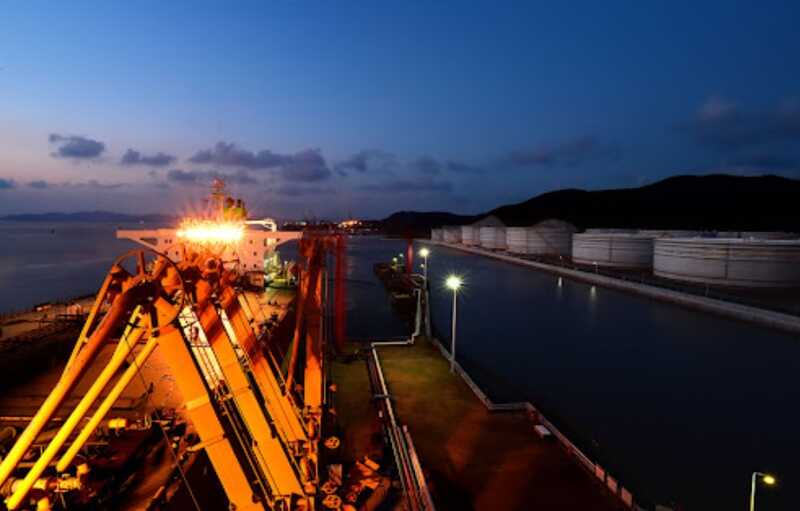 US sanctions Chinese oil terminal operator over Iranian sanctions evasion scheme
