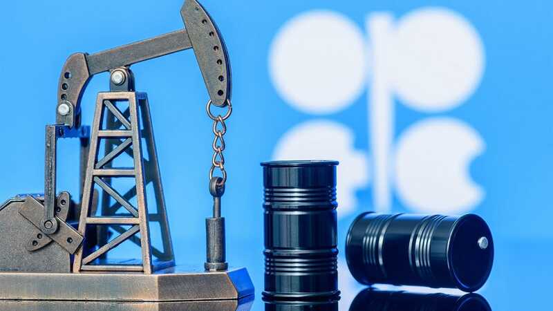 ОПЕК+ договорился о рекордном увеличении добычи нефти на фоне давления Трампа