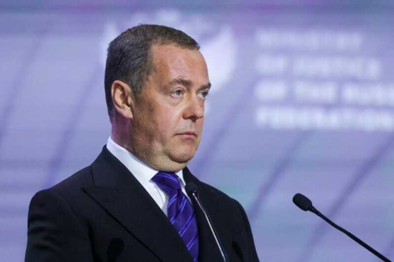 Медведев заявил о «дальнейших шагах» после снятия ракетного моратория