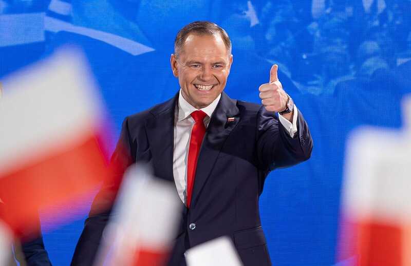 Новый президент Польши Кароль Навроцкий отказался от сотрудничества с правительством