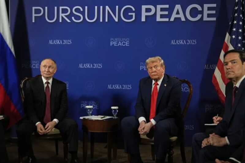 Журналисты провели обсуждение встречи Путина и Трампа, прошедшей на Аляске