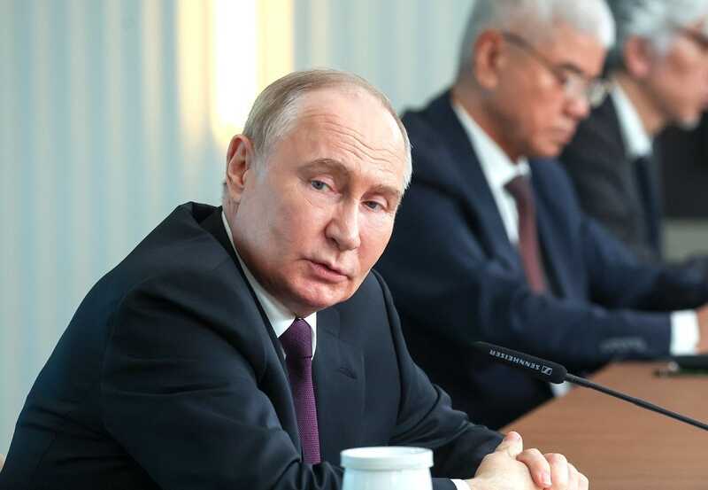 Путин предложил Китаю стать гарантом безопасности Украины