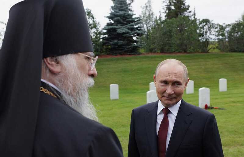 Архиепископ из Аляски попросил прощения за встречу с Путиным