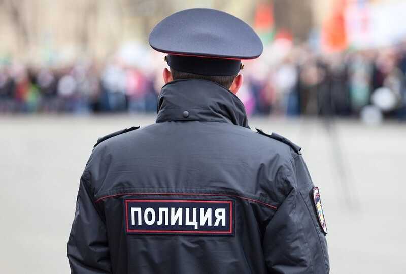 Обвиняемый в связи со школьницей полицейский из Свердловской области сбежал на "СВО"