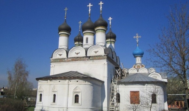 Неизвестные ограбили православный храм на северо-западе Москвы