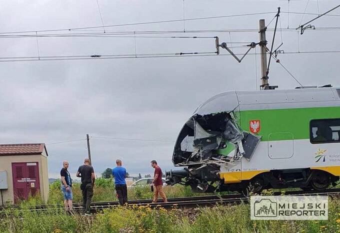 В Польше электричка столкнулась с грузовиком rqiquqideqiqkzkmp
