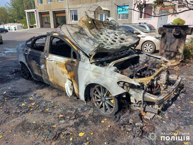 В Николаеве сожгли авто кандидату в депутаты от "Слуги народа". Фото