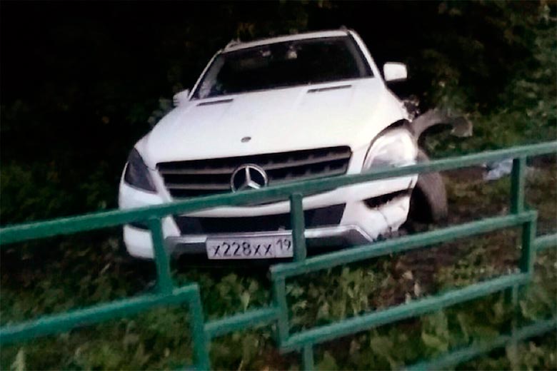 «Мерседес» Смелова имел блатные номера «Мерседес» Смелова имел блатные номера