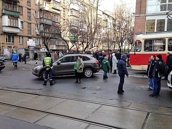 Фиала жена