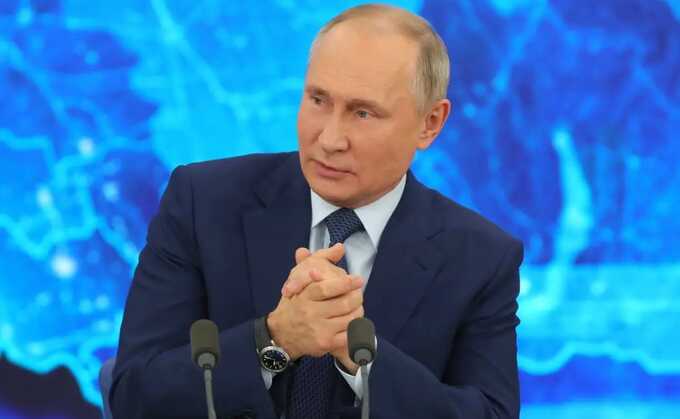 Bloomberg: Путин может уйти с поста, оставшись в игре