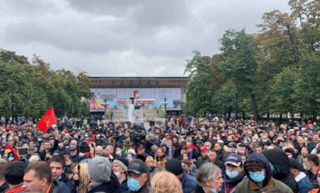 Полиция на митинге коммунистов включила песню «Дядя Вова, мы с тобой»